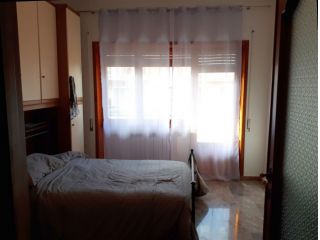 Comodissima stanza uso singola, 16 mq, molto luminosa, con grande balcone