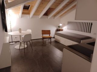 Monolocale mansardato in zona Navigli/Bocconi