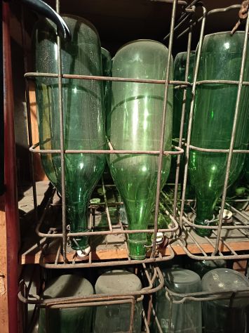 Bottiglioni in vetro verde o trasparente da 2 lt. con macchinetta di chiusura - Foto 4