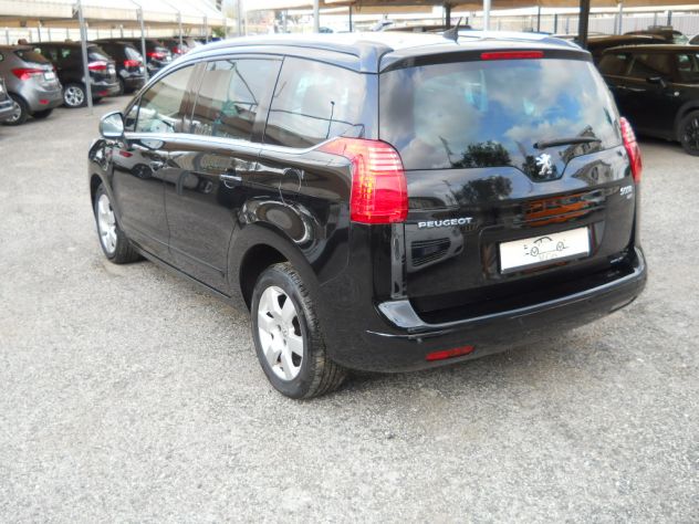 PEUGEOT - 5008 - 1.6 e-HDi 115 CV S&S ETG6 Allure AUTOMATICA & PANORAMA - Foto 4