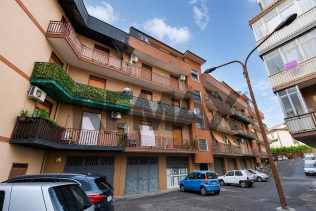 Appartamento in vendita a Aci Catena