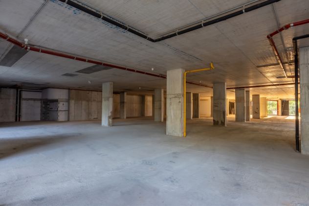 Residenza Livade (Isola, Slovenia), parte commerciale e direzionale e 83 posti a