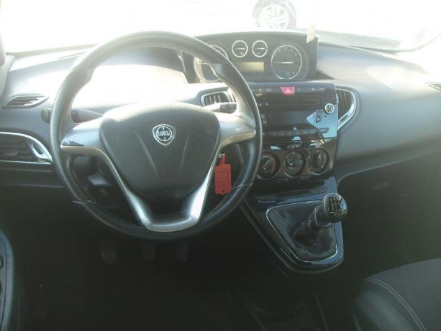 Lancia Ypsilon 1.2 69 CV 5 porte S&S Gold - 2014 - Foto 10