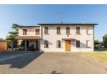 Bifamiliare con Giardino Privato e Ampi Spazi per Ogni Esigenza!