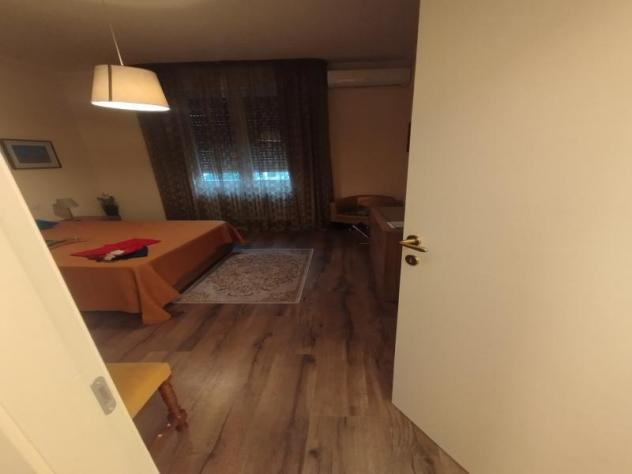 APPARTAMENTO di 3 vani e di 70 mq (FIRENZE) rif. AAJ304 - Foto 2