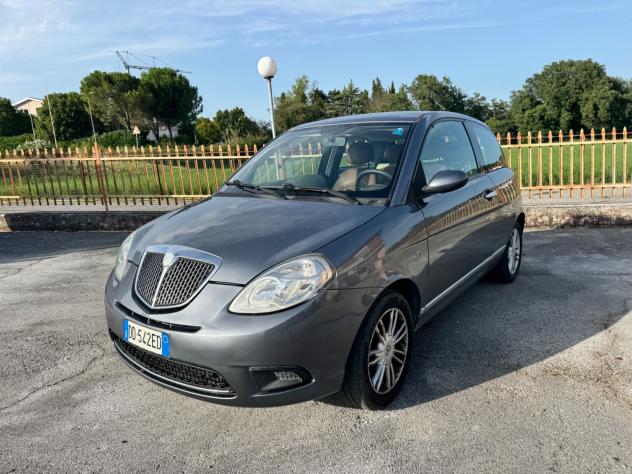 Lancia Ypsilon 1.3 MJT 90 CV Platino