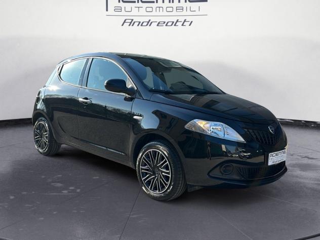 Lancia Ypsilon 1.0 FireFly 70cv Hybrid Silver Plus