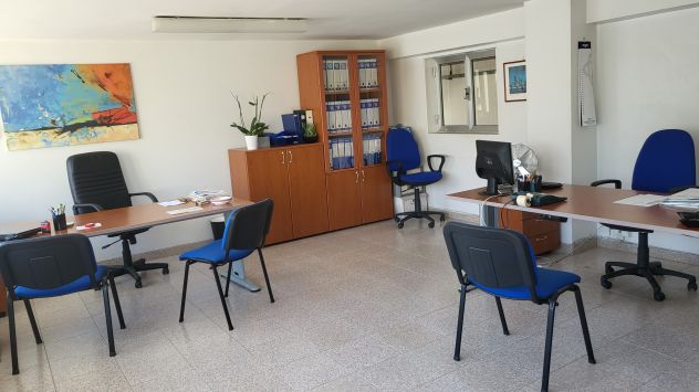 Locale commerciale con ampi spazi esterni - Foto 5