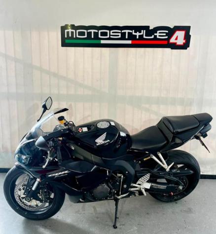 HONDA CBR 1000 RR FIREBLADE - Foto 2