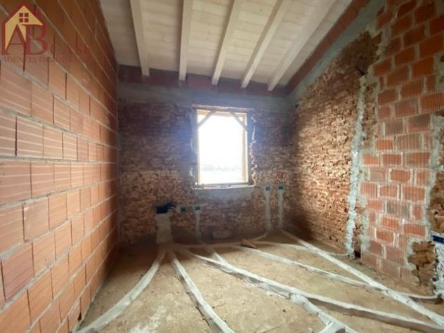 CASALE IN FASE DI RISTRUTTURAZIONE - Foto 2
