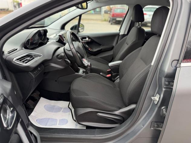Peugeot 208 PURETECH 5P ALLURE - Foto 9