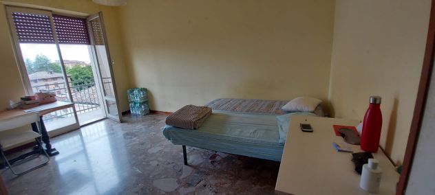 AFFITTASI STANZA CON BALCONE ZONA OSPEDALE