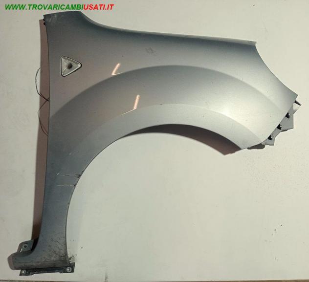 PARAFANGO ANT.D.(in plastica) GRIG. MET. 999-U1308779 Carrozzeria Lamierati esterni Fiancate Parafango ant. RENAULT - KANGOO - 01-03-2008 -