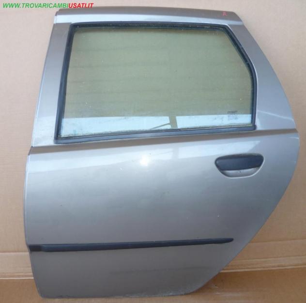 PORTA POST.S. GRIGIO CHIARO MET. C/ALZ. MAN E SERR. (Sgn Grd.)  Carrozzeria  Lamierati esterni  Porte  Porta post. sx. FIAT - PUNTO II - 01-09-1999 -