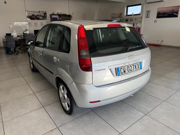 Ford Fiesta 1.4 TDCI 68CV 5 PORTE 2005 - Foto 3