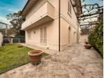 Villa in vendita a Vittoria Apuana - Forte dei Marmi 200 mq  Rif: 1103448