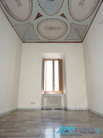 ASCOLI PICENO-Centro storico-Appartamento mq 210 affrescato + ufficio - Foto 9