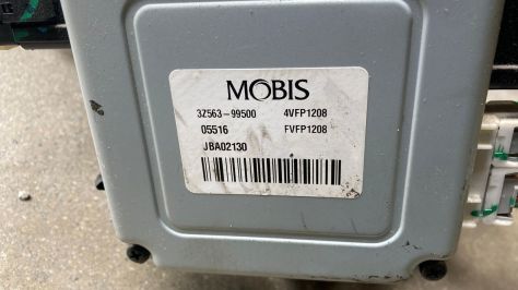 Piantone sterzo elettrico Hyundai I40 del 2014 (563103Z200) - Foto 3