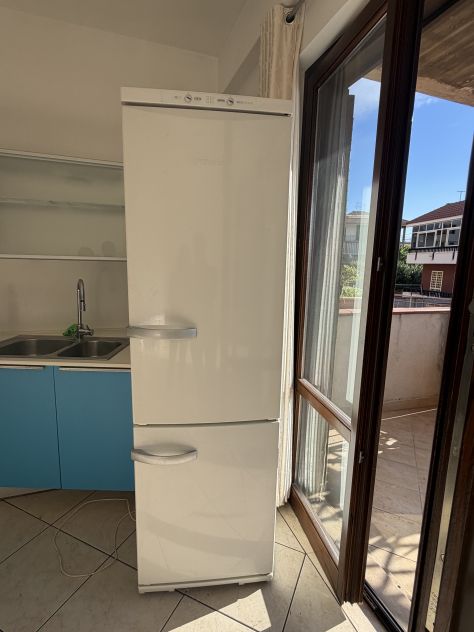 Cucina completa attrezzata con frigorifero Miele – Ottimo stato – €999 - Foto 2