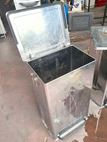 2 pattumiere a pedale in inox usate - Foto 2