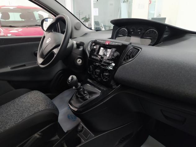 Lancia Ypsilon 1.0 FireFly 5 porte S&S Hybrid Silver - Foto 5