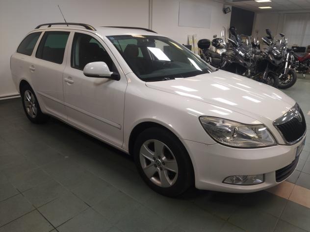 Skoda Octavia 1.6 TDI CR F.AP. Wagon Comfort - Foto 3