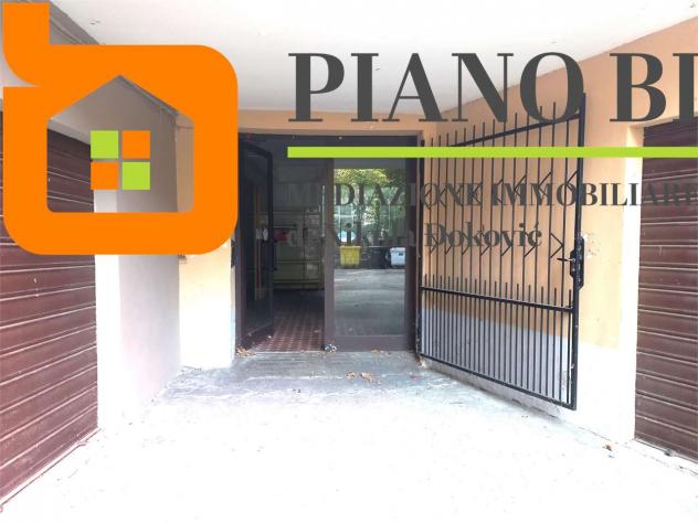 V000542 - AMPI LOCALI PER LABORATORIO/MAGAZZINO/GARAGE IN CENTRO CITTA' - Foto 2
