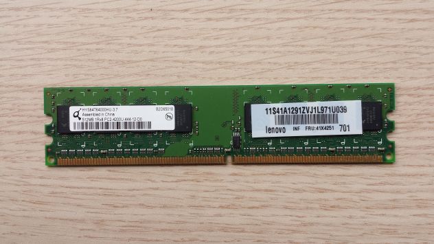Memoria RAM Lenovo 512MB-1Rx8-PC2-4200U-444-12-D0