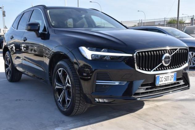 VOLVO XC60 B4 (d) AWD Geartronic Momentum *Pelle* rif. 23631689 - Foto 3