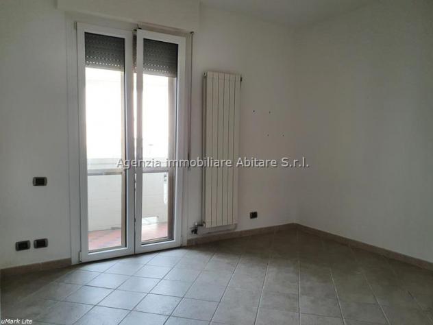 MASSA, loc. Quercioli, vendesi appartamento al piano rialzato completamente ristrutturato: sala, cucina abitabile, disimpegno, 3 camere, 2 bagni e n. - Foto 10