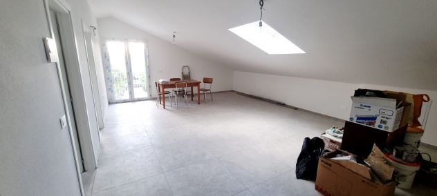 Riccione a 150mt dal lungomare mansarda luminosa con 2 camere e terrazzo