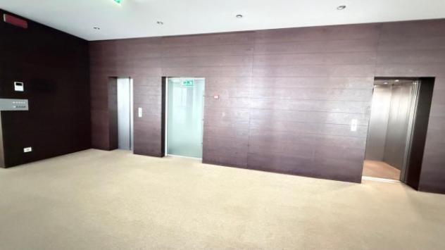 Immobile di 446 m² con più di 5 locali in affitto a Milano - Foto 12