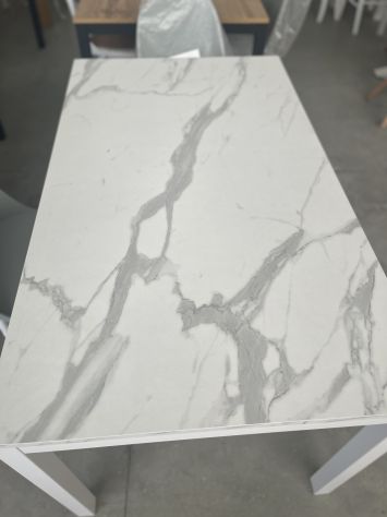 NUOVI TAVOLI ALLUNGABILI, VARIE MISURE, piani fin. cemento, acciaio, rovere, bia - Foto 6