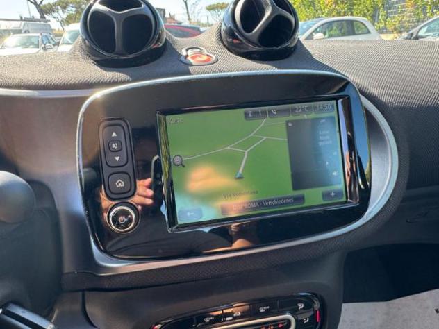 SMART ForTwo 1.0cc 71cv AUTOMATICA CRUISE CONTROL NAVIG. rif. 24097808 - Foto 10