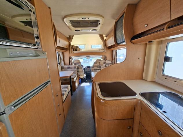 CAMPER LAIKA DUCATO MANSARDATO 7 POSTI DOPPIA DINETTE LETTI CASTELLO FOTOVOLTAICO CAMPEGGIO USATI GENERALI 1654 - Foto 9
