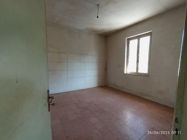 APPARTAMENTO INDIPENDENTE di 4 vani e di 100 mq (CAMAIORE) rif. 1050 - Foto 8