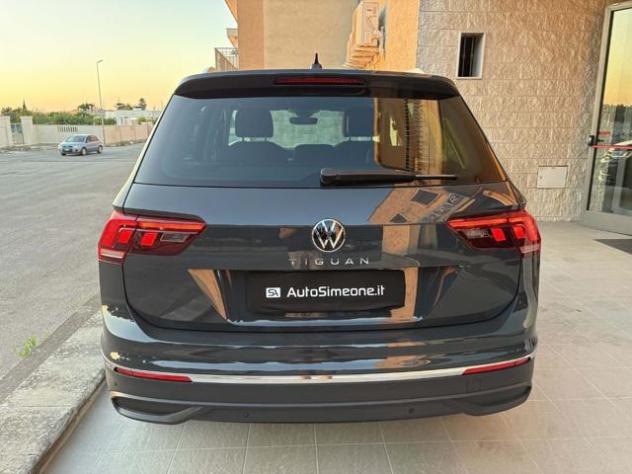 VOLKSWAGEN Tiguan 2.0 TDI 150 CV SCR DSG Life rif. 23935503 - Foto 6