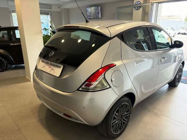Lancia Ypsilon 1.2 69 CV Gold - Foto 5
