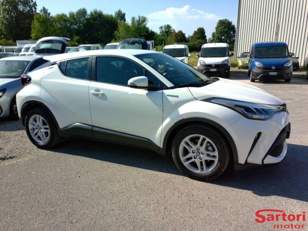 TOYOTA - C-HR - 1.8 Hybrid E-CVT Dynamic - Foto 2