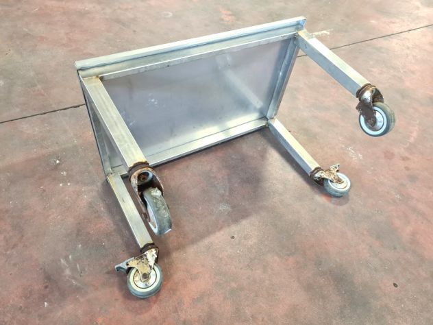 tavolino inox con ruote usato - Foto 2