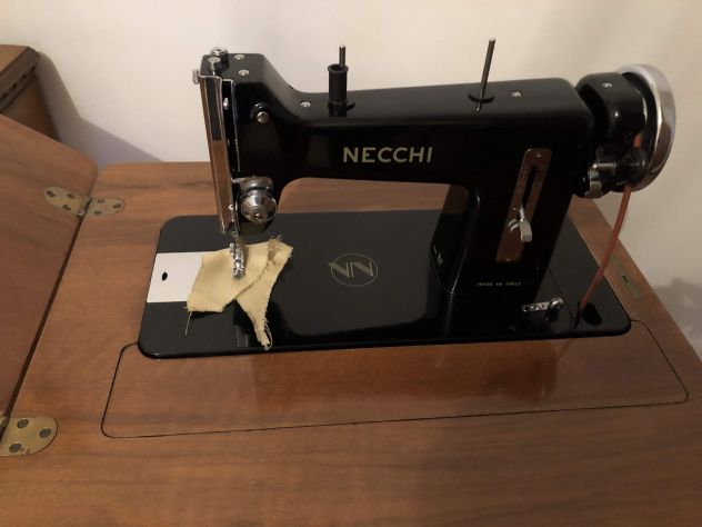 Macchina da cucire Necchi anni 50' - Foto 2