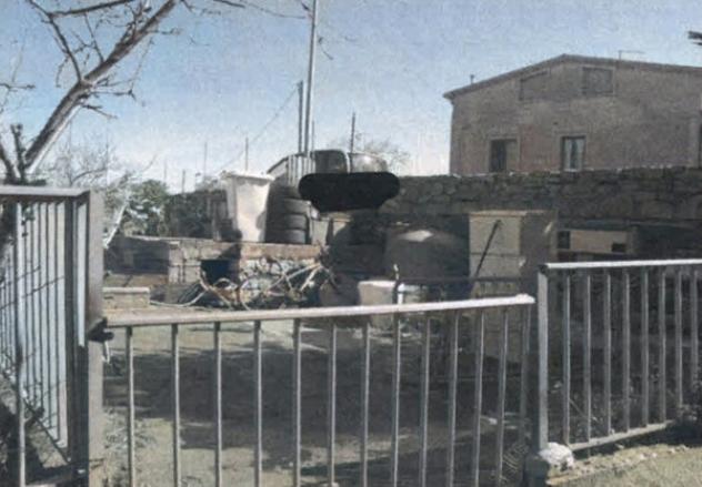 Immobile in asta di 213 m², box auto in vendita a Luras - Foto 3