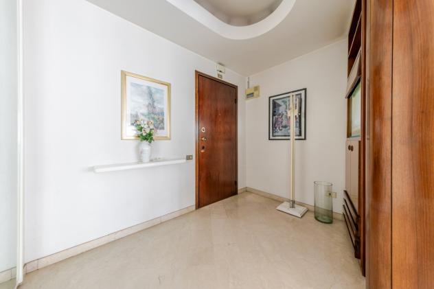 Milano ottimo appartamento via Niccolini numero due metri quadri 220 elegante condominio piano alto soggiorno terrazzo quattro camere tripli servizi d - Foto 6