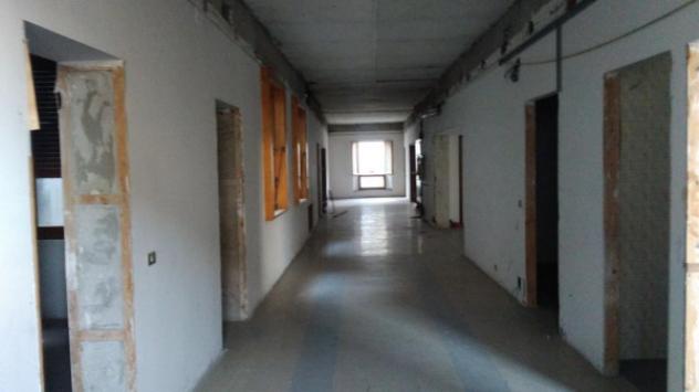 Immobile di 300 m² con 4 locali in vendita a Carpi