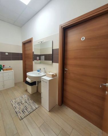 Stanza ad uso ufficio o studio per fisioterapisti, massaggiatori, nutrizionisti - Foto 4