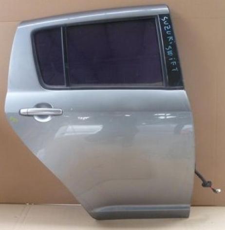 PORTA POST.D.GRIGIO MEDIO MET. C/ALZ. E SERR. VETRO SCURO SWIFT IV - EX 64016 999-U1294712 Carrozzeria  Lamierati esterni  Porte  Porta post. dx. SUZU
