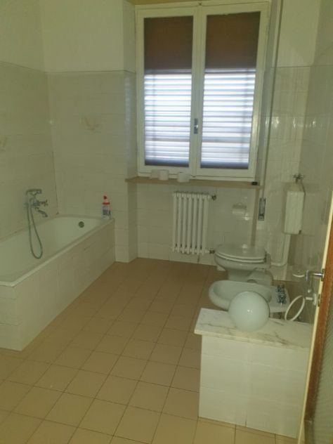 CASA INDIPENDENTE CON DUE APPARTAMENTI ED AREA DI PROPRIETA' - Foto 7