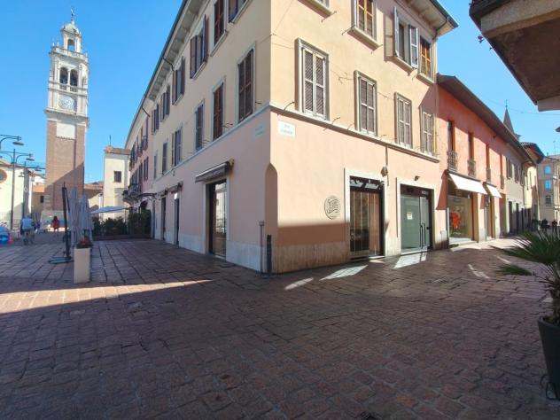 1 Vetrina in affitto a Busto Arsizio