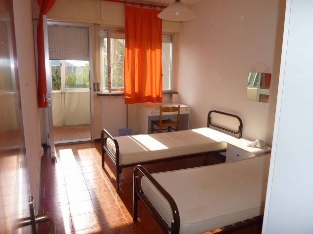 Affittasi 4 posti letto in doppia ad Ubino in via Lumumba 3 zona ospedale. - Foto 4