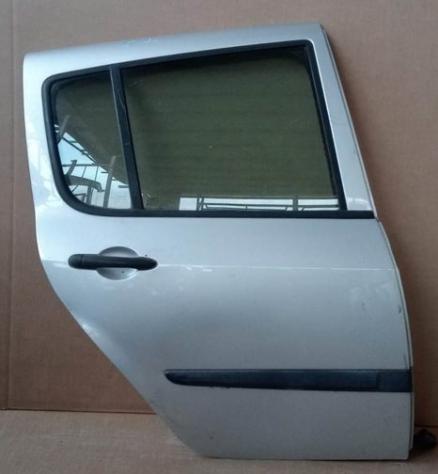 PORTA POST. DX ARGENTO C/A. Man. e S - RENAULT MODUS 999-U1296820 Carrozzeria  Lamierati esterni  Porte  Porta post. dx. RENAULT - MODUS - 01-10-2004